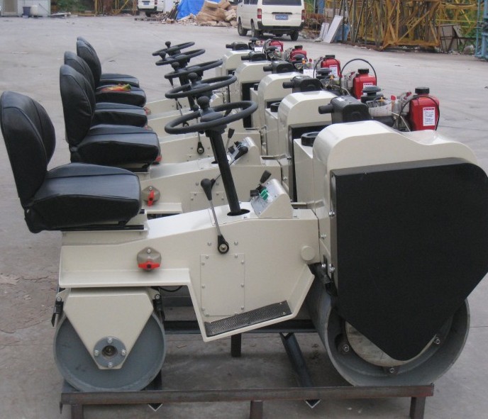 印度客戶來訪，并訂購FYL-850座駕壓路機(jī)