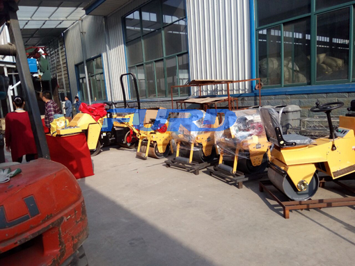 福瑞得機械座駕壓路機，手扶壓路機，小型灌縫機，井蓋切割機及時發(fā)貨