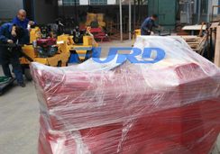 福瑞得機(jī)械座駕壓路機(jī)、手扶壓路機(jī)、灌縫機(jī)及時包裝發(fā)貨