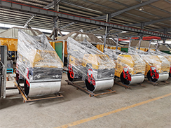 外貿(mào)出口澳大利亞的壓路機、工程照明車包裝發(fā)貨